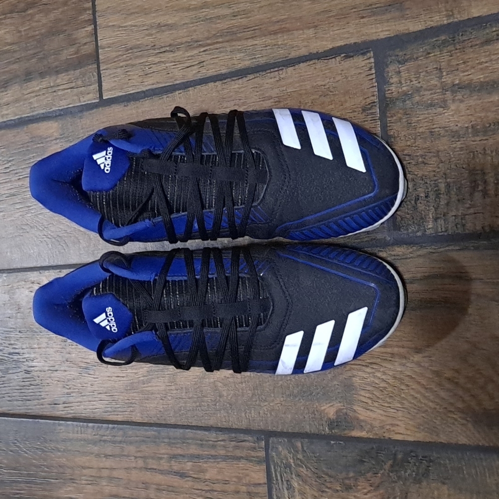Adidas mens size 9.5 lacrosse/baseball/soccer cleats.  Great shape, gently worn